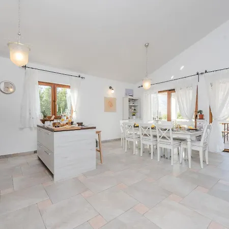 Dom wakacyjny Velebit By Interhome Rovanjska