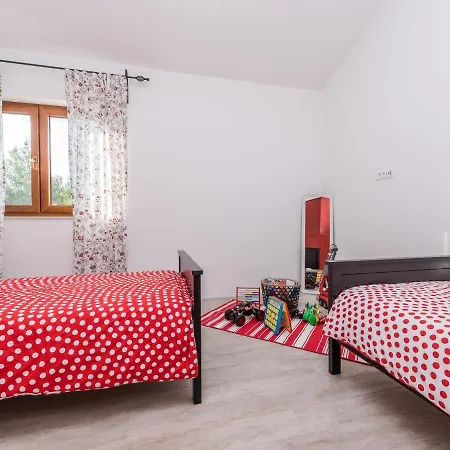 Velebit By Interhome * 洛瓦尼斯卡