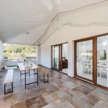 Velebit By Interhome בית נופש רובנסקה