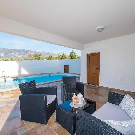 Velebit By Interhome בית נופש