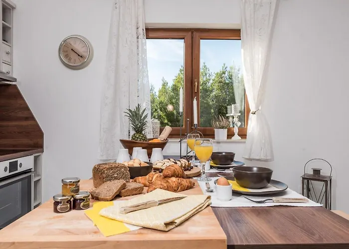 Velebit By Interhome Рованьска